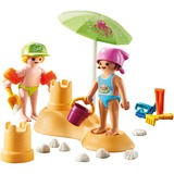 PLAYMOBIL 71581 specialPLUS Kids mit Sandburg, Konstruktionsspielzeug 